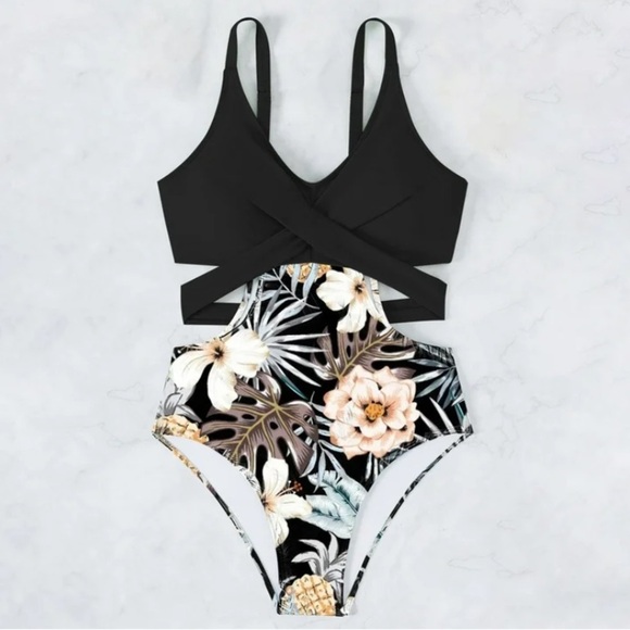 One piece swimsuit - Picture 6 of 7